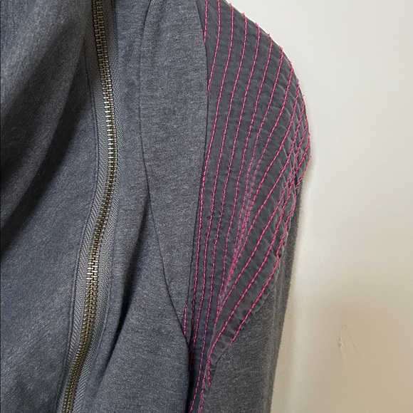 LULULEMON SWAY Jacket - Picture 4 of 7